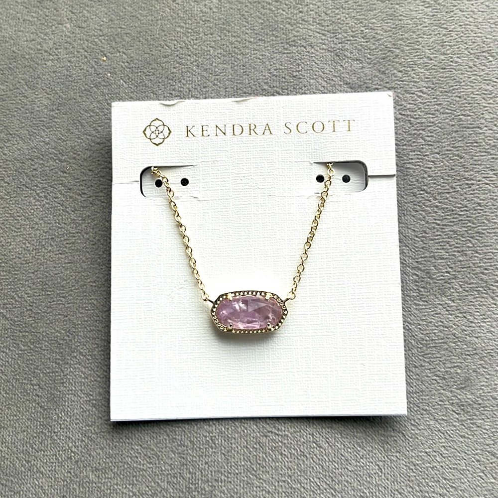Kendra Scott necklace